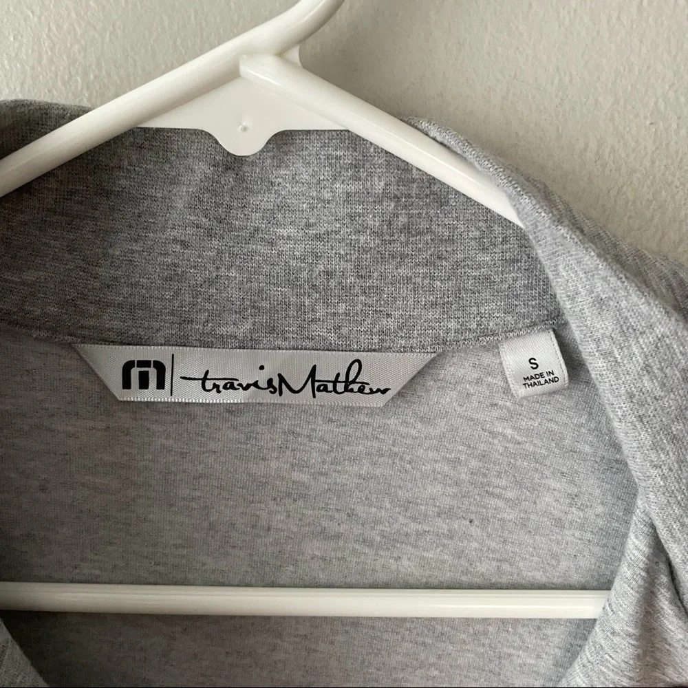 Travis Matthew 1/2 zipped sweater